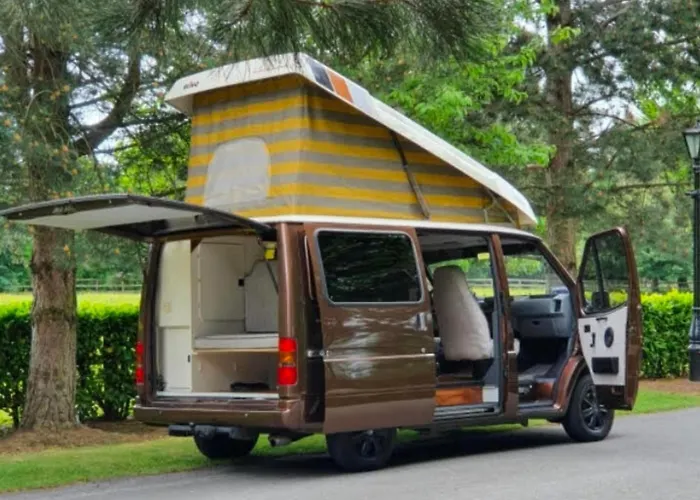 Retro Camper Hire , Travel Around Ireland At Your Own Pace , Based Campeggio Dublino