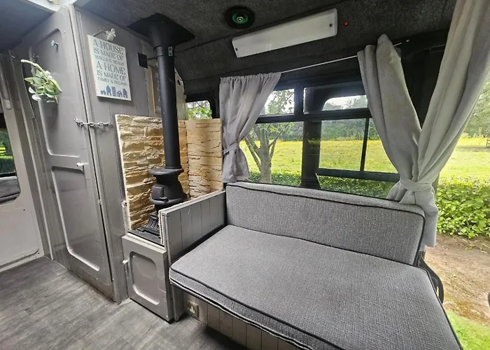 Retro Camper Hire , Travel Around Ireland At Your Own Pace , Based * Dublino