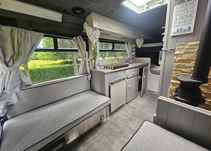 Retro Camper Hire , Travel Around Ireland At Your Own Pace , Based Campeggio