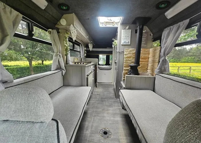 Retro Camper Hire , Travel Around Ireland At Your Own Pace , Based Campeggio *