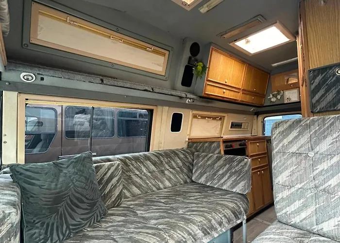 Retro Camper Hire , Travel Around Ireland At Your Own Pace , Based * Dublino