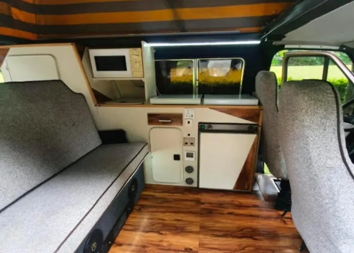 Retro Camper Hire , Travel Around Ireland At Your Own Pace , Based * Dublino