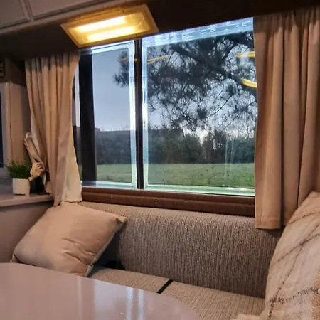Retro Camper Hire , Rv , Drive Around Ireland, Insurance Included دبلن