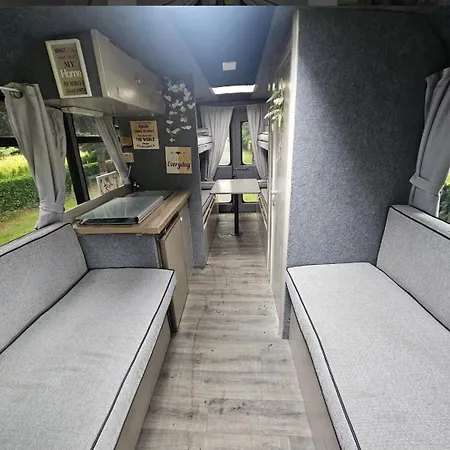 Retro Camper Hire , Rv , Drive Around Ireland, Insurance Included אתר קמפינג *