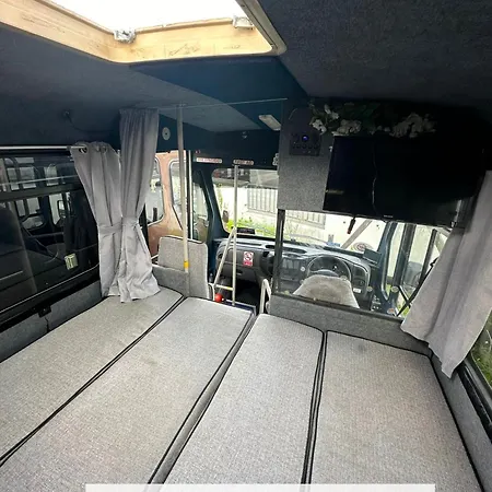 אתר קמפינג Retro Camper Hire , Rv , Drive Around Ireland, Insurance Included